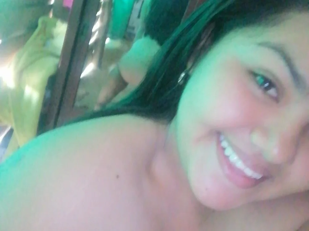 MiaBloom0 Offline XXX Chat