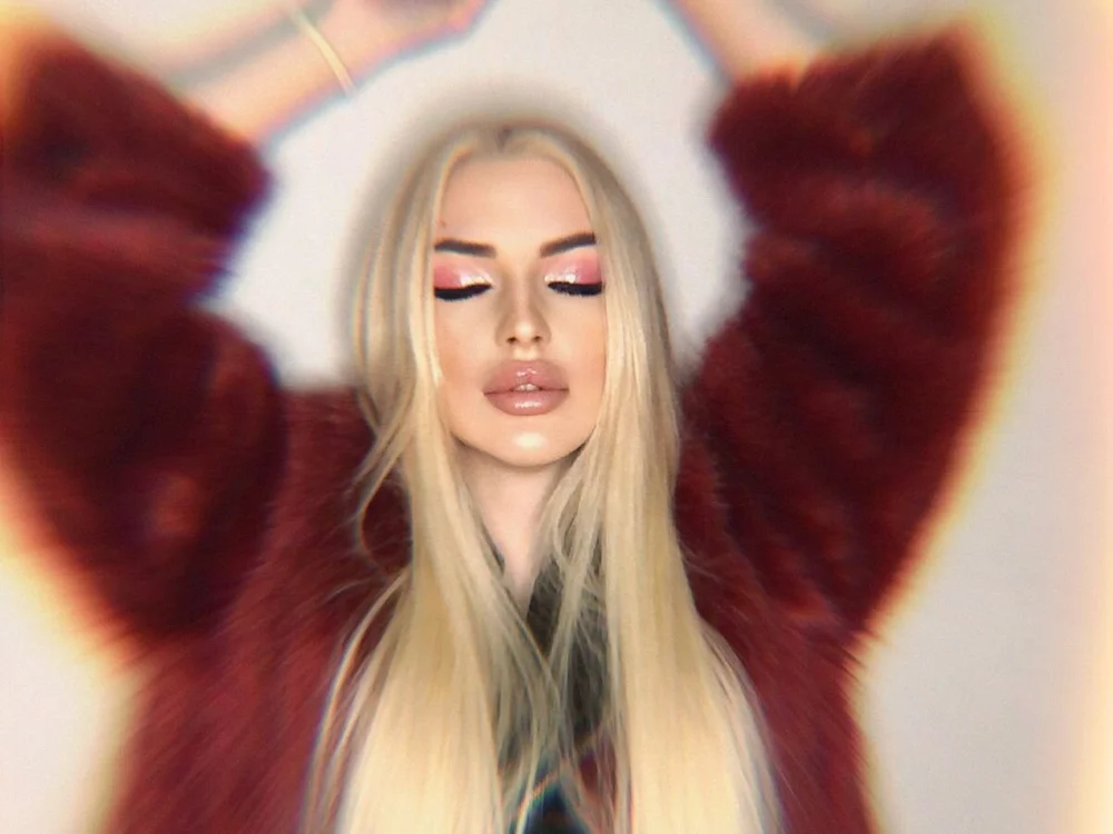 Ekaterina_'s Offline XXX Chat