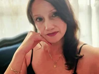 Evelynn_sexy1's Offline Chat Room