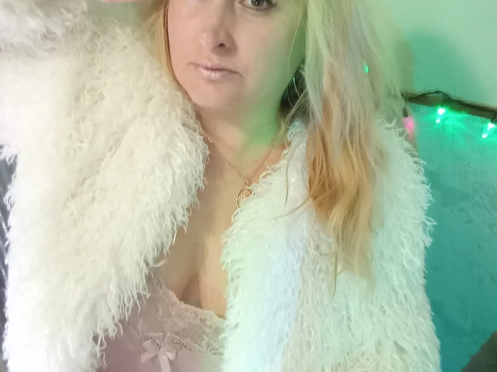 Офлайн-чат XXX XHelenaX90