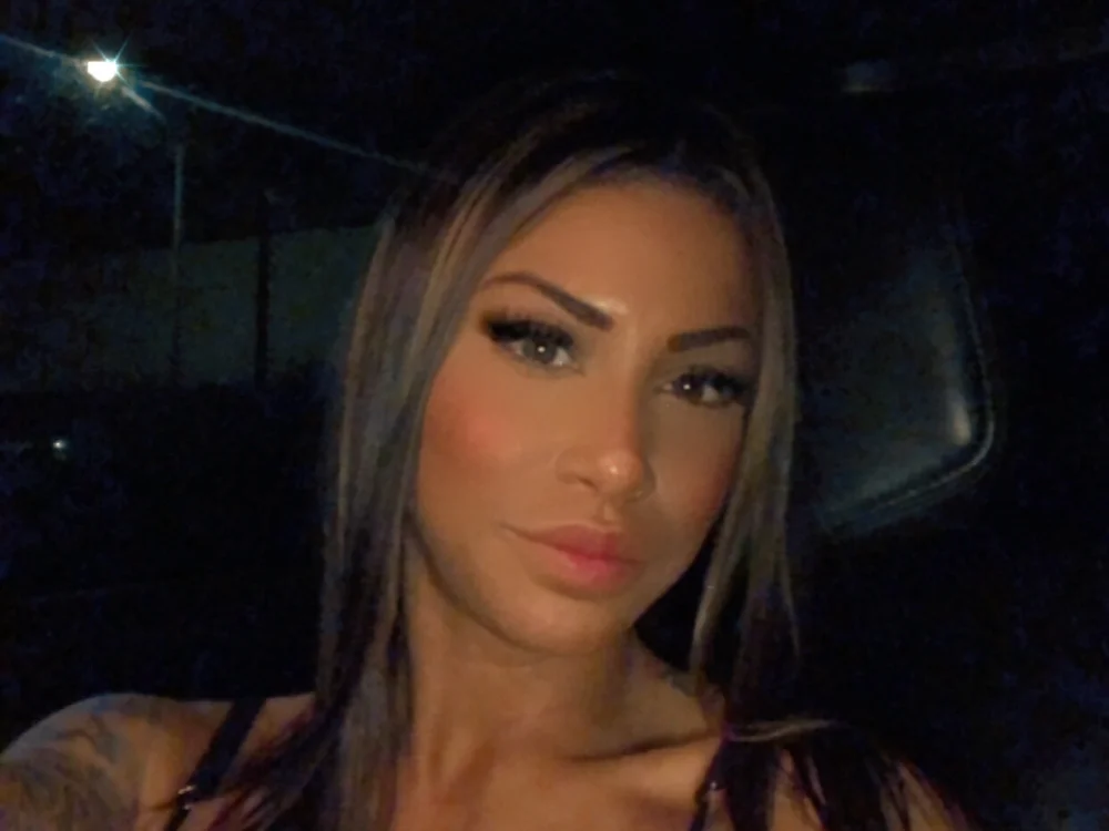 Sofialacey69's Offline Chat Room