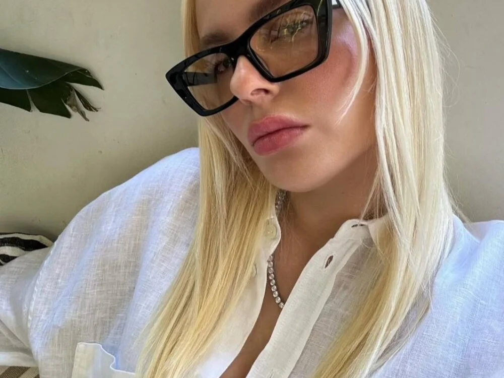 BarbieDanss' Offline XXX Chat