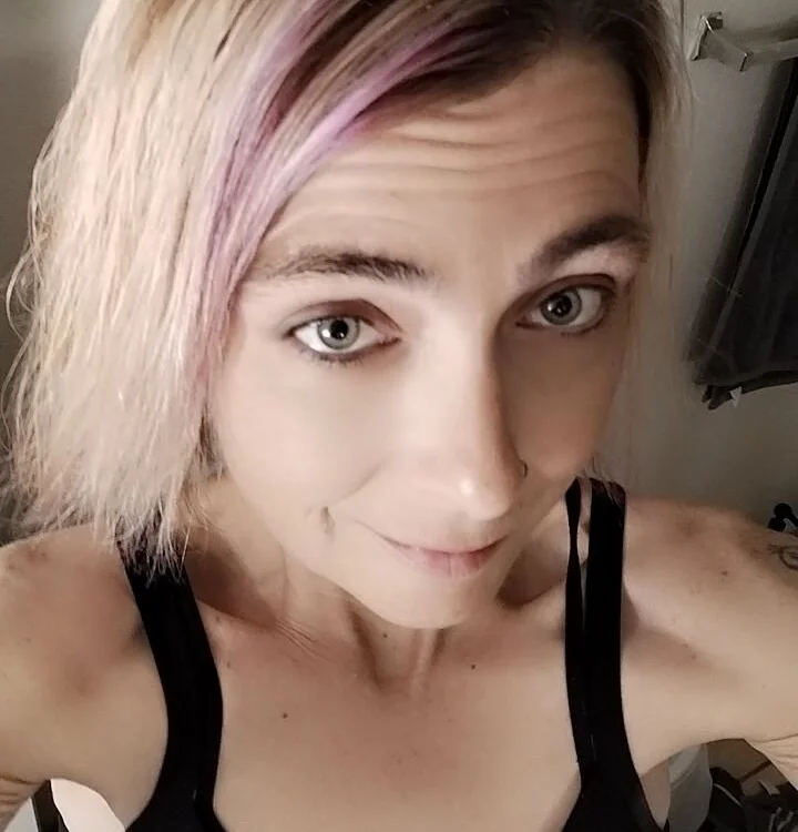 virgobitch82's Offline Chat Room