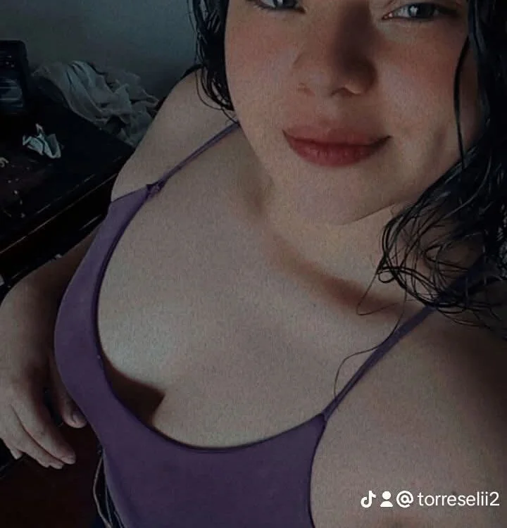 دردشة Estrella_xxxx الجنسية دون اتصال