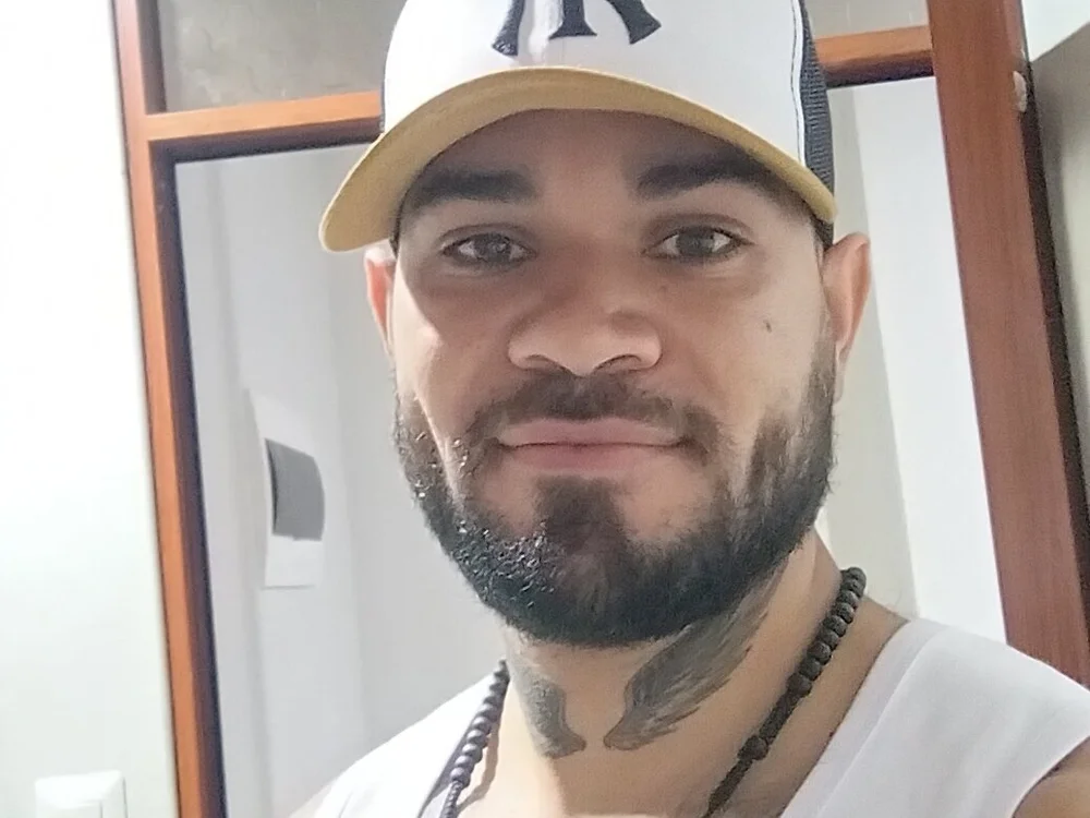 SharkedCesarian offline chatrum