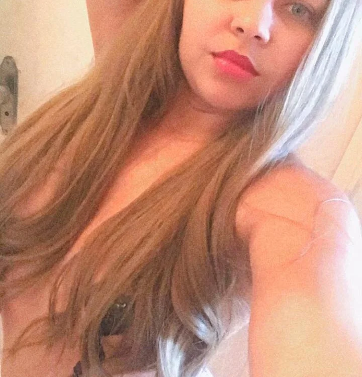 hotflower21's Offline XXX Chat