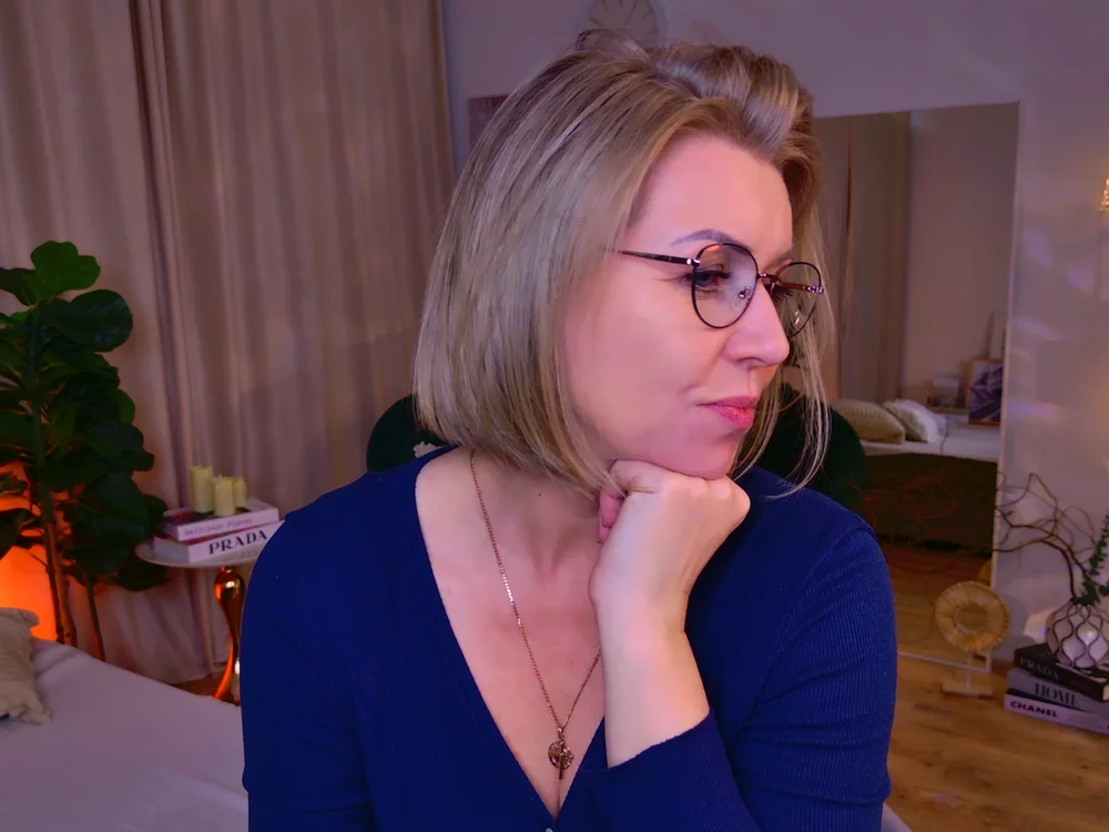 Chat +18 de Annie_Light ao vivo