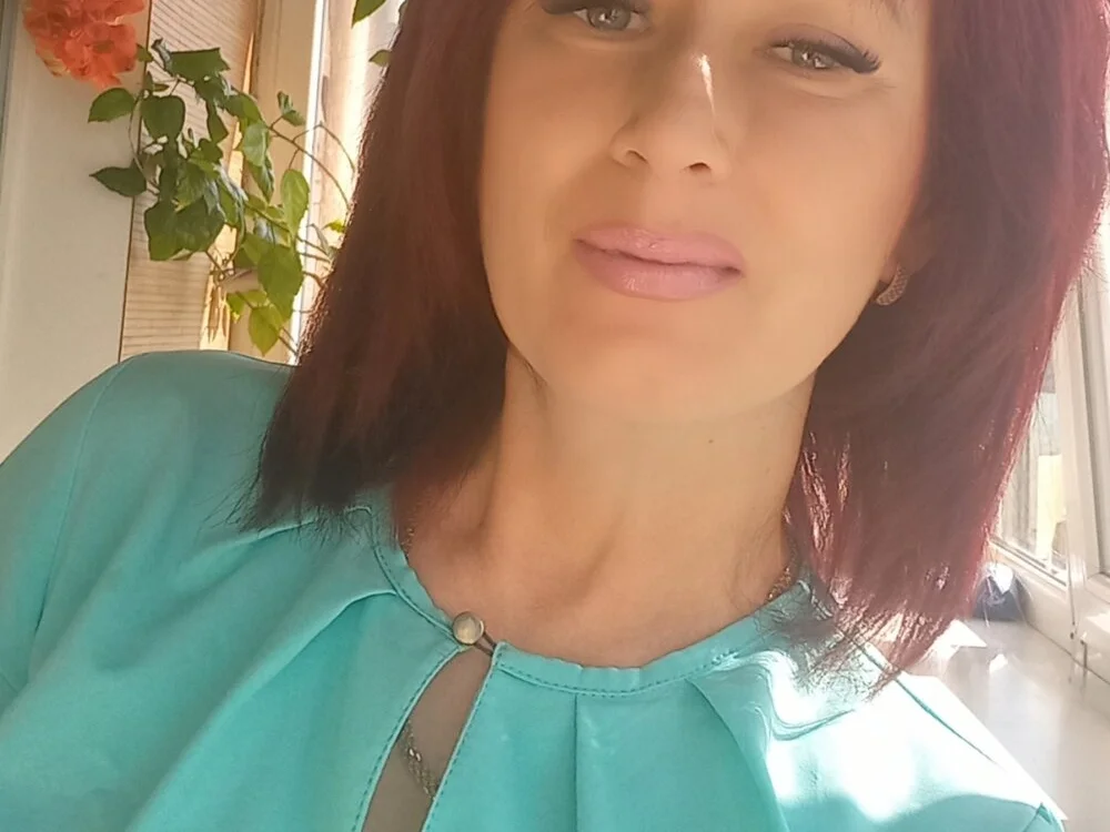 Faraira17's Offline XXX Chat