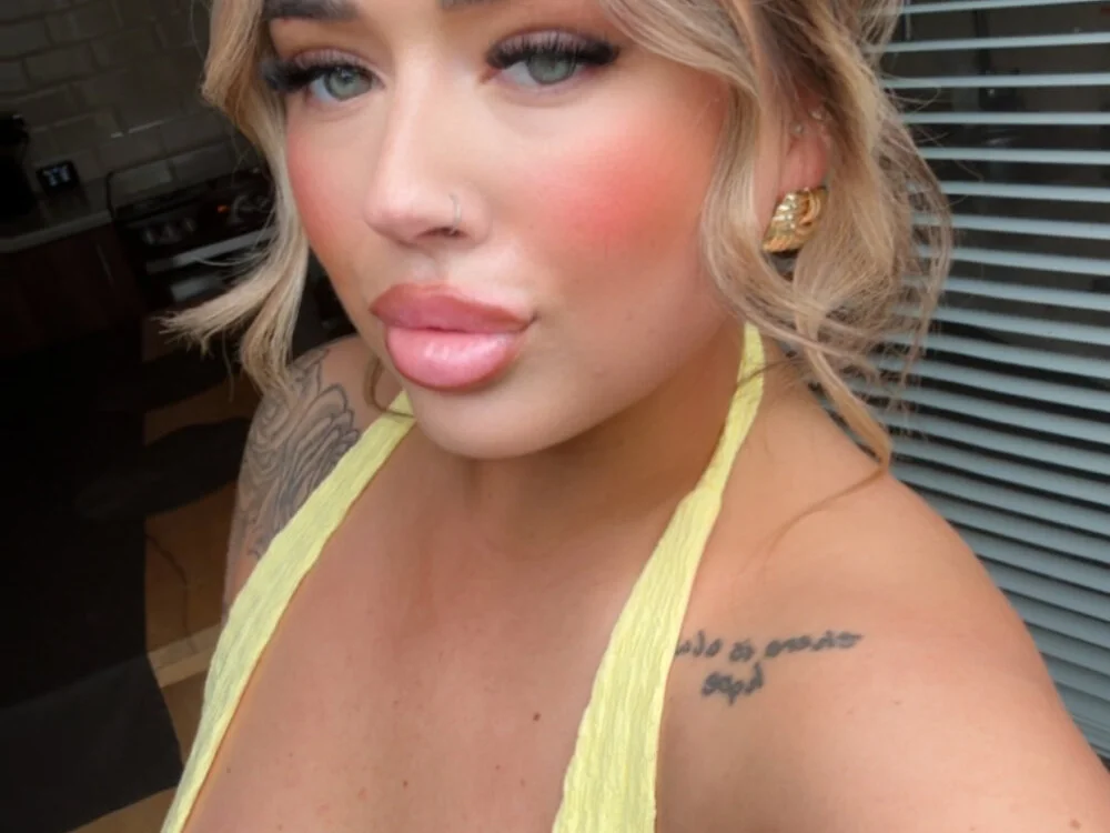 BadBitchClaudia's Offline XXX Chat