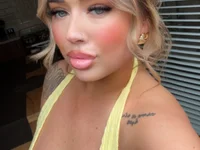 BadBitchClaudia's Offline Chat Room