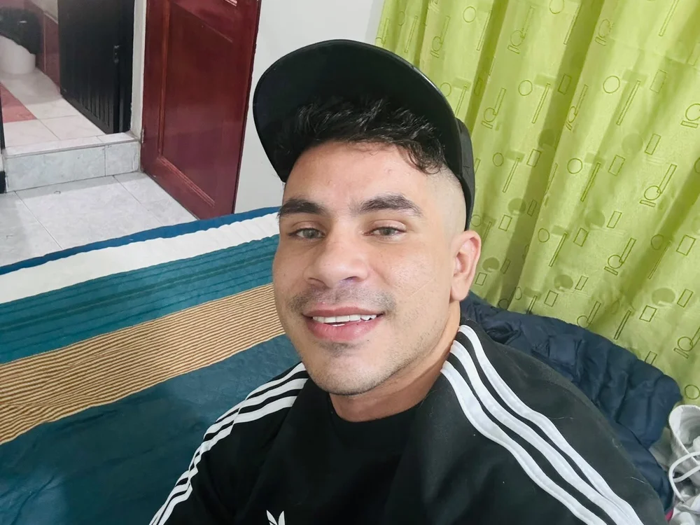elpolloreyess' Offline XXX Chat