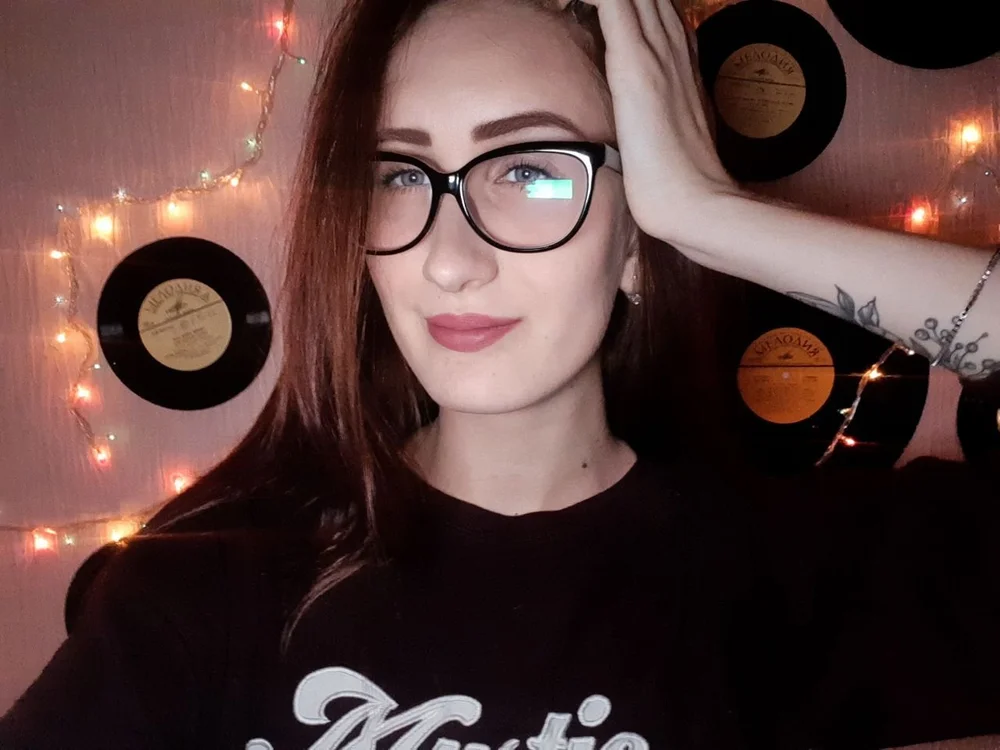 AliceDrakeXO's Offline XXX Chat
