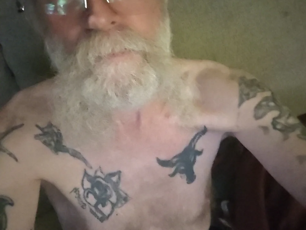 dadndaughte's Offline Chat Room
