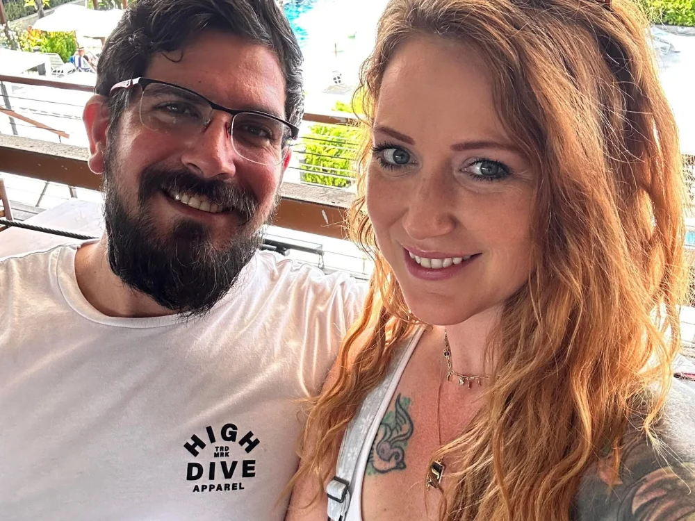 NaughtyNestCouple Chat XXX offline