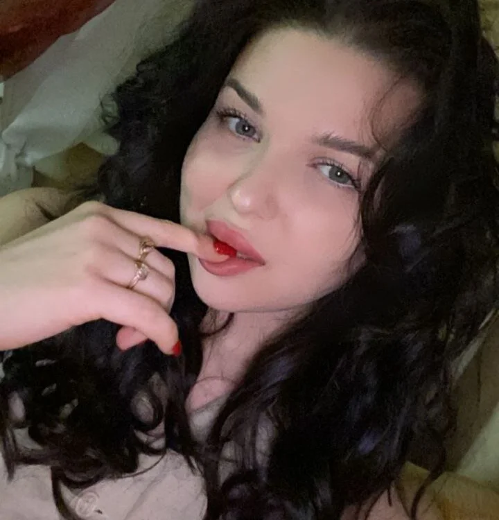 MariannaFox's Offline Chat Room