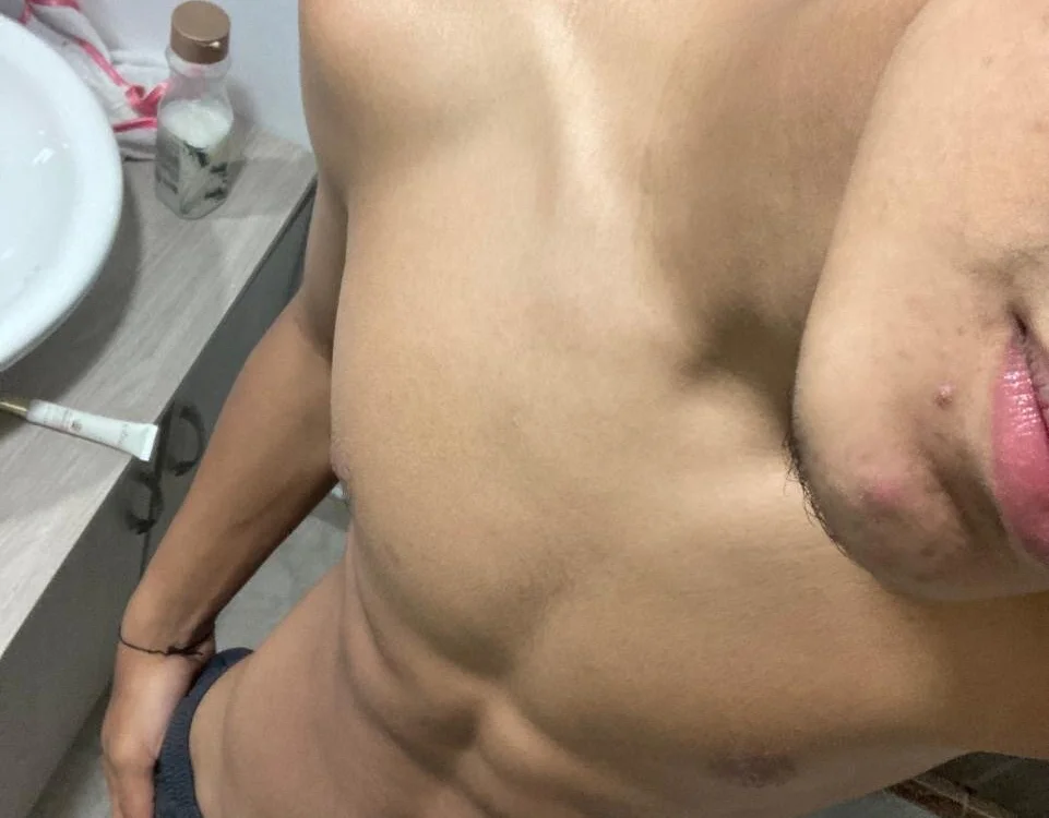 sam_smith20 Offline XXX-chat