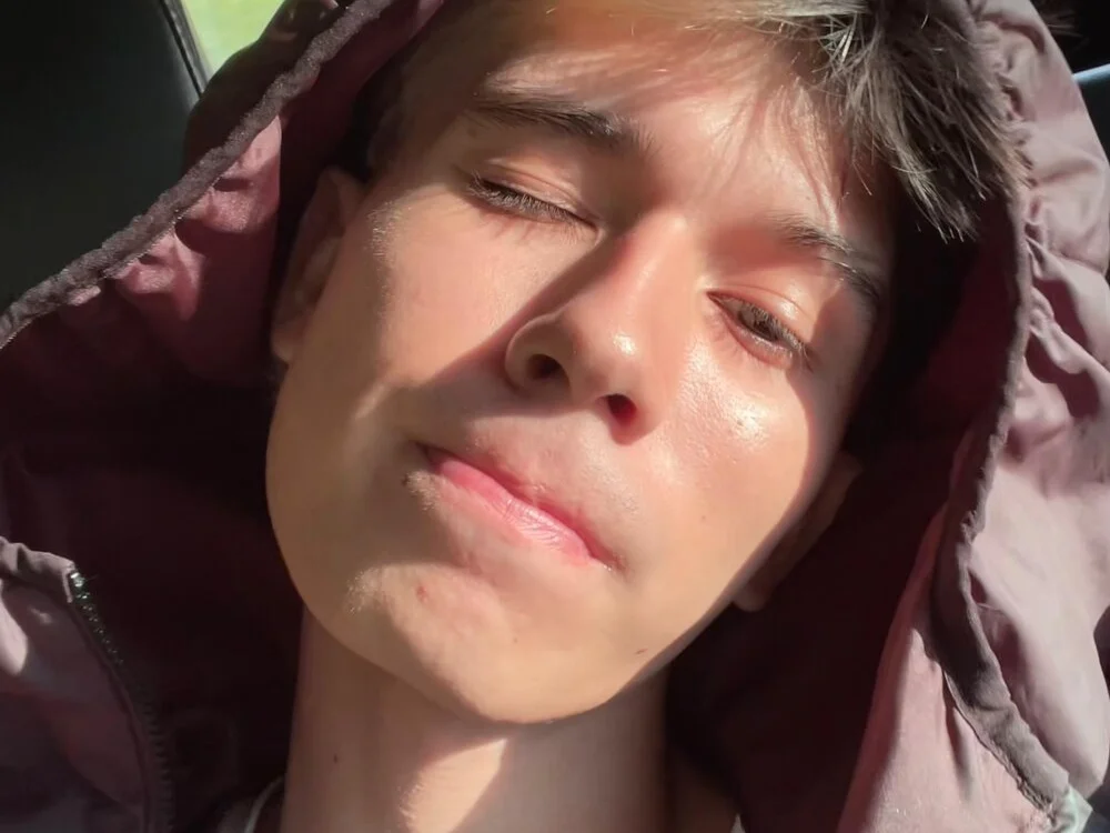 Mai_hot_24's Offline XXX Chat