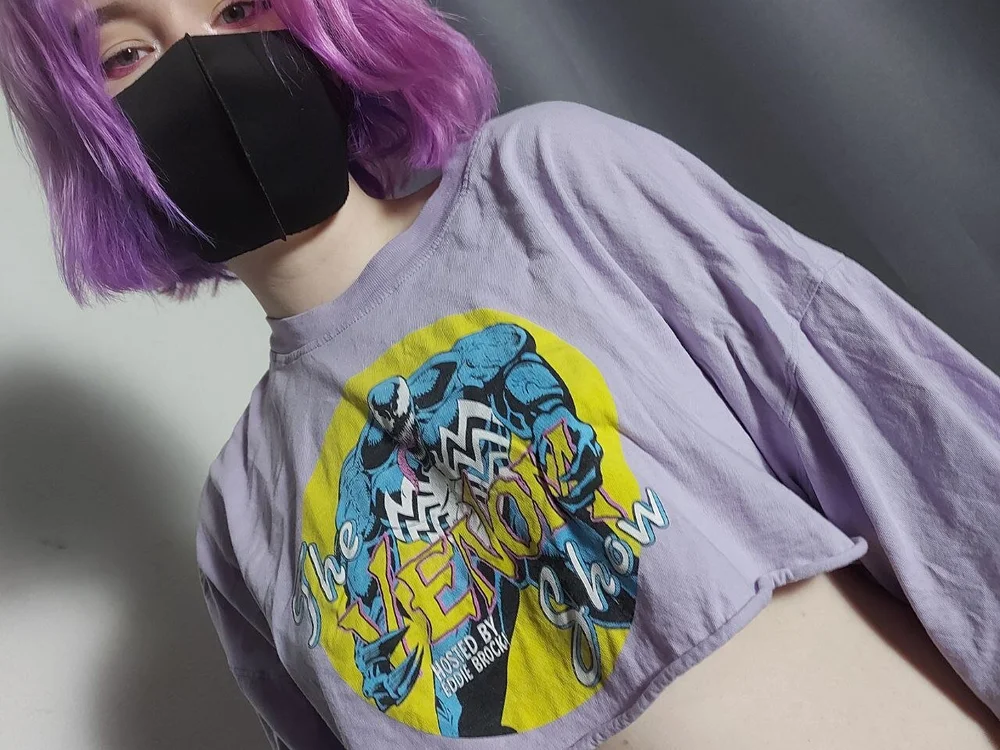 YoungPeach1's Offline Chat Room