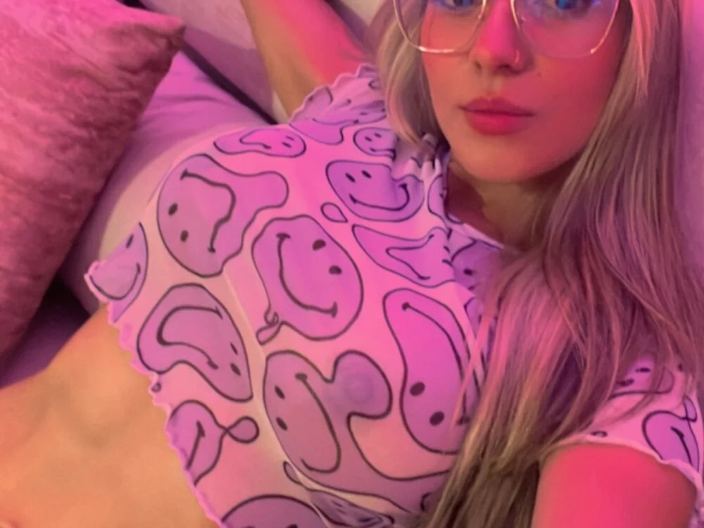 chloerossi Offline XXX-chat