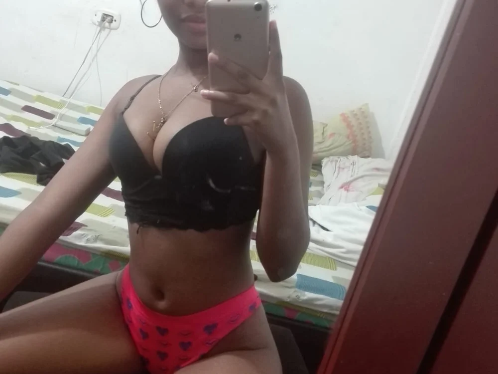 NEGRACALIENTE1 offline chatrum