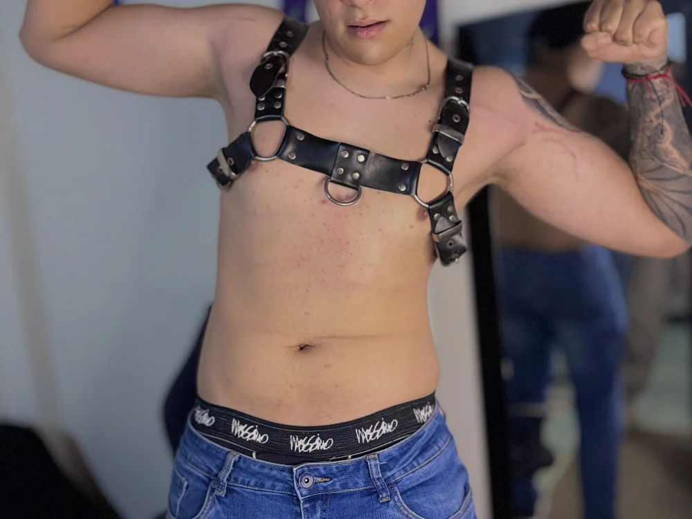 צ'אט XXX לא מקוון של Mike_jacksson