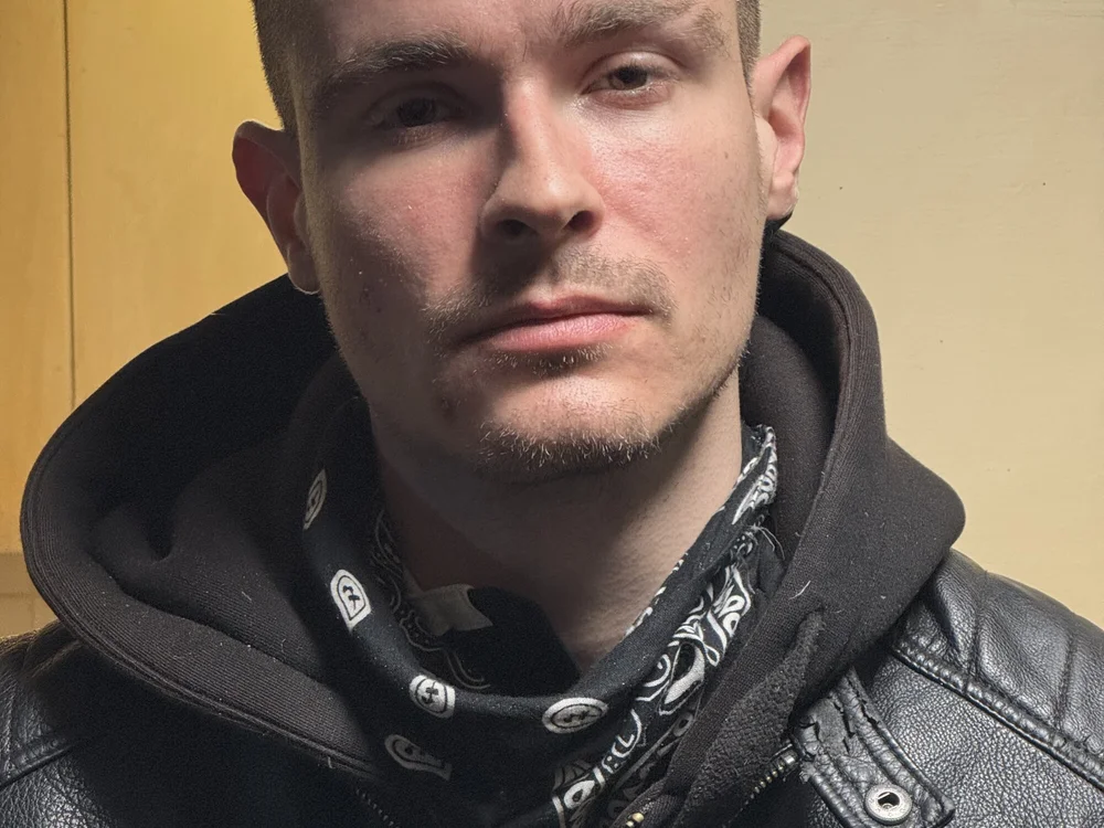Diabolo565's Offline Chat Room