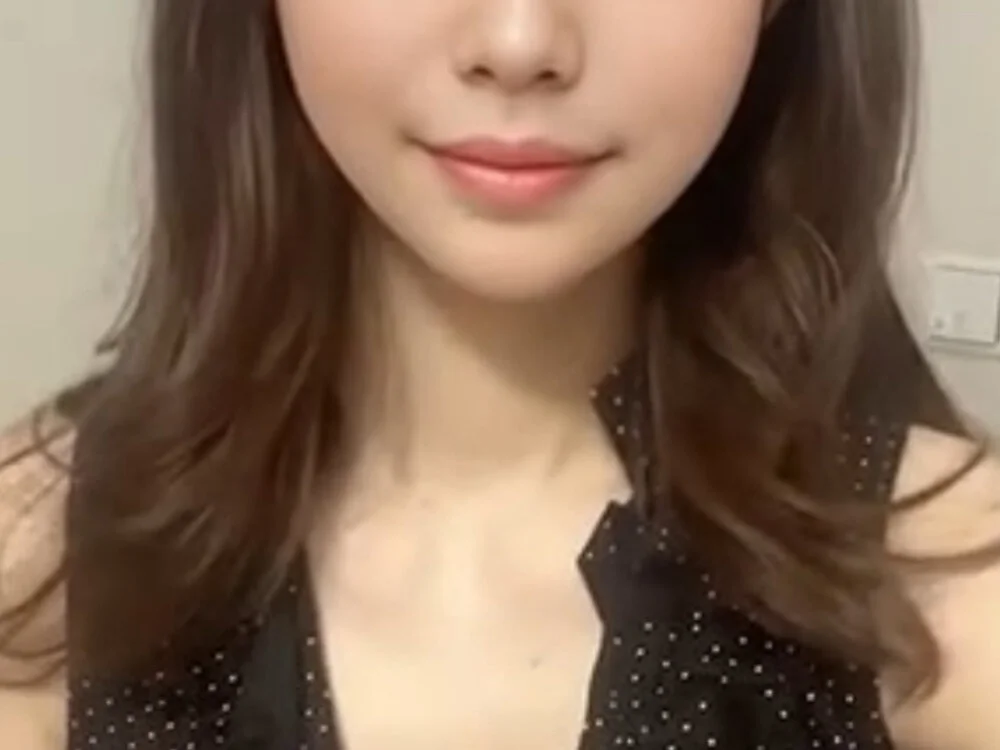 Chatroom XXX hors ligne de RISA_RISA_