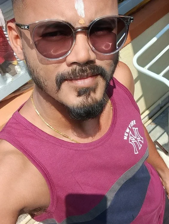 varunraw6b Obrolan XXX Offline