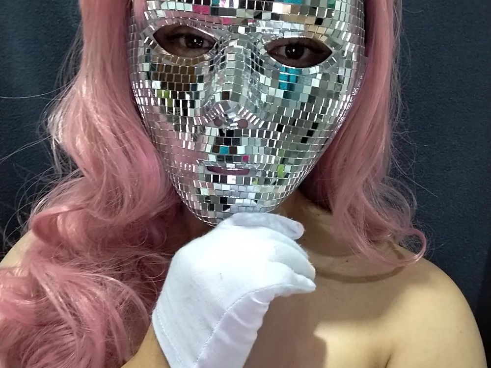 pinkmirror's Offline Chat Room