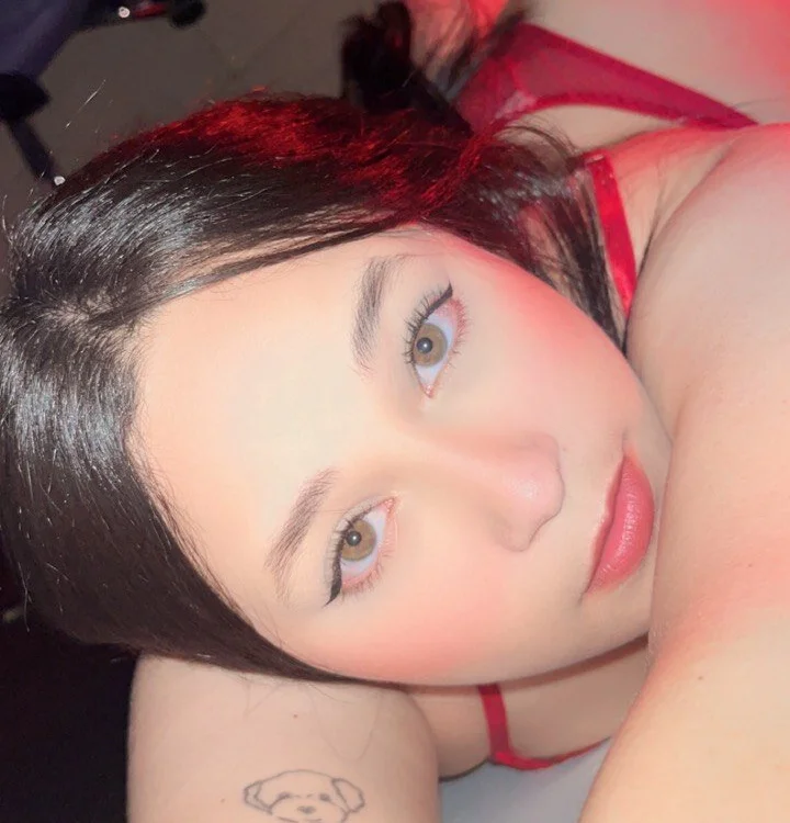 Luciernaga18's Offline XXX Chat