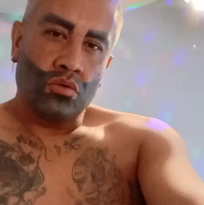 Hornyrmex45's Offline XXX Chat