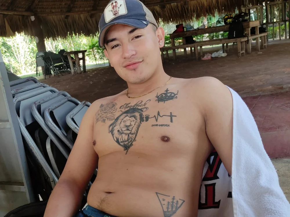 AlexisSant13 Offline XXX-chat