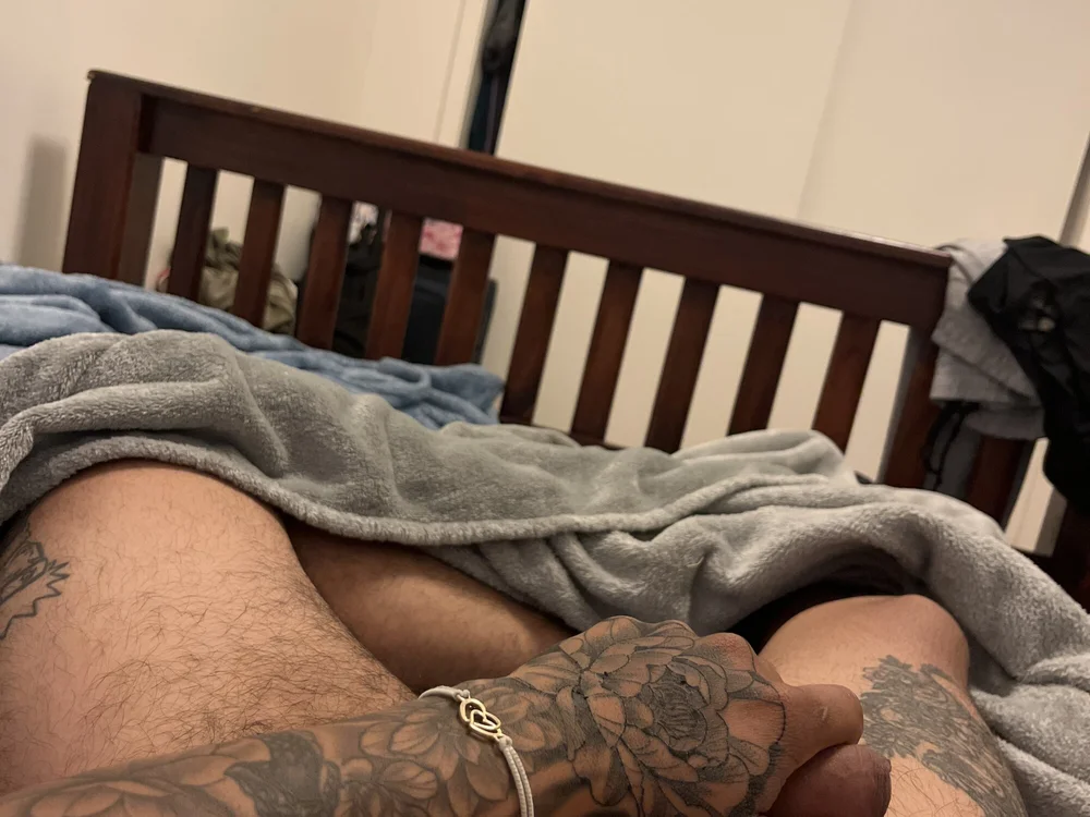 Hornykevin34