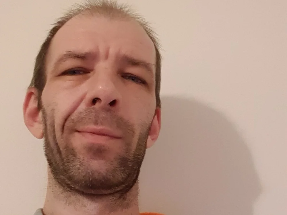 Offline chatovací místnost largeandthick1