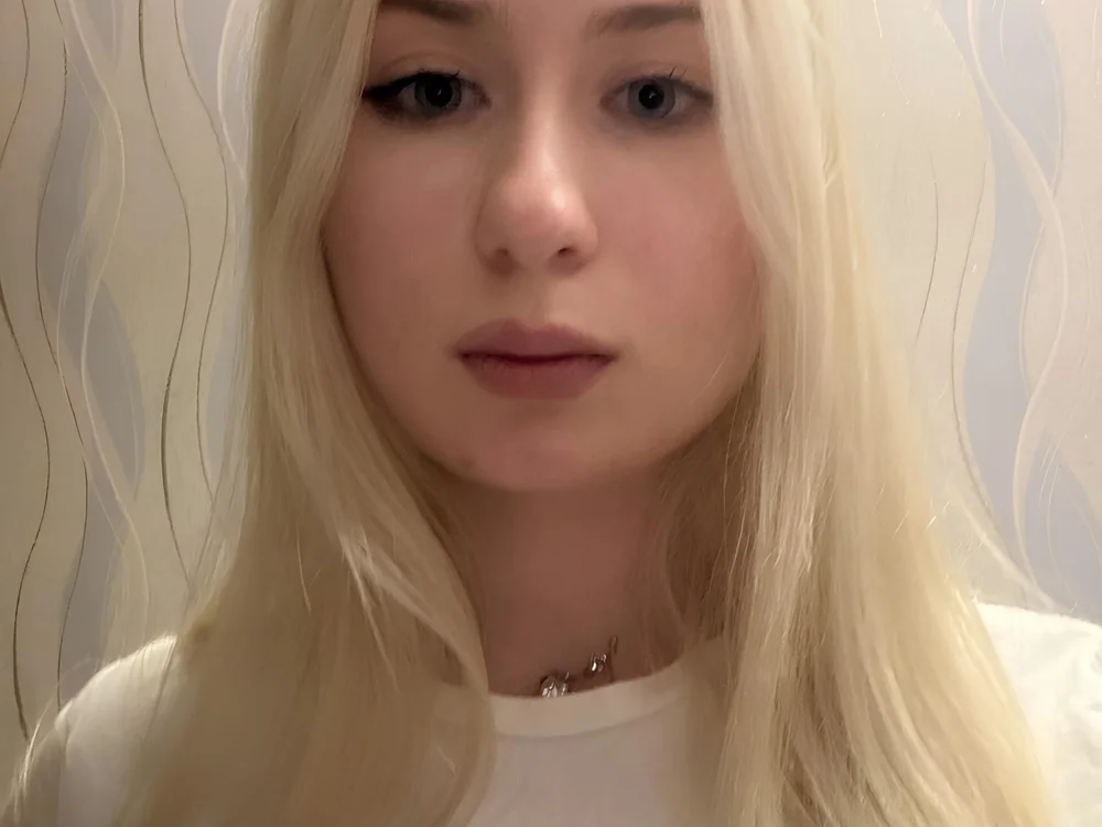 sugar_bellahere's Offline Chat Room