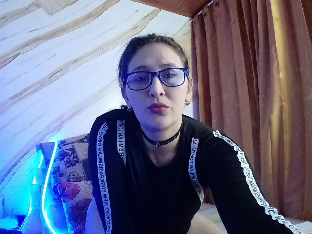 queenn07's Offline Chat Room