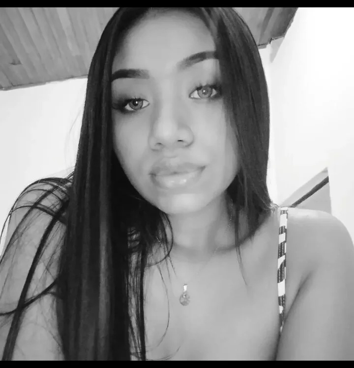 BarbieSoHot's Offline Chat Room