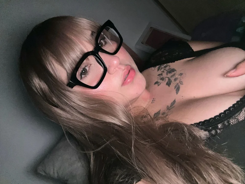 Auroraa_1's Offline XXX Chat