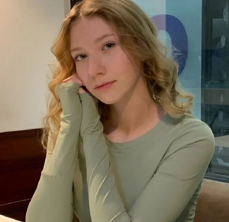 SunnivaCovil Adlı Modelin Çevrimdışı XXX Sohbeti