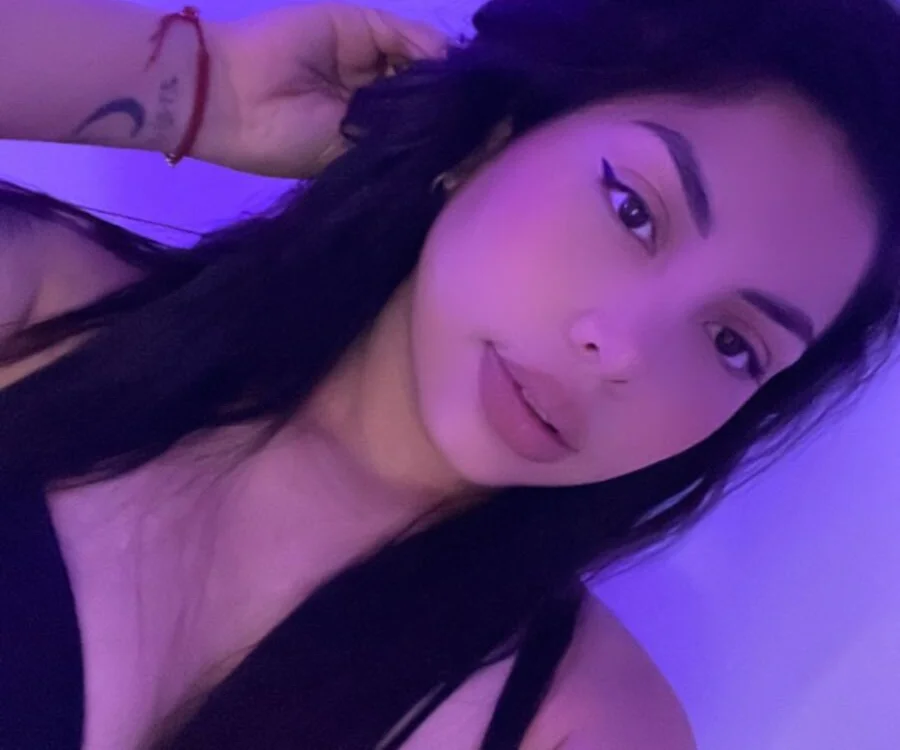 kloe28's Offline XXX Chat