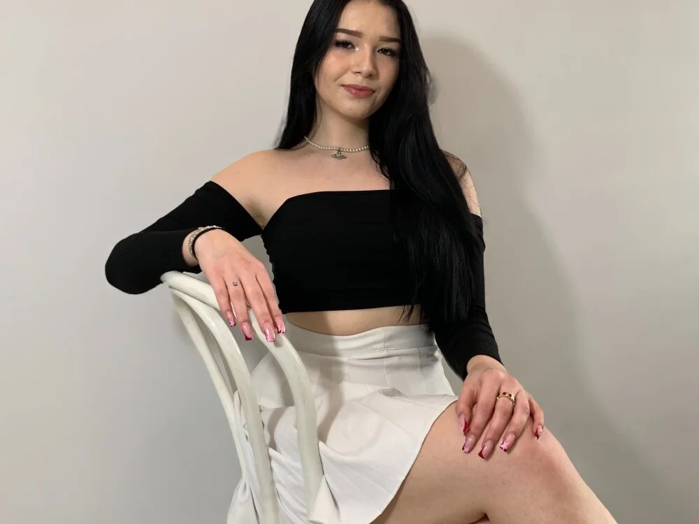 AvaTasty69 離線 XXX 聊天