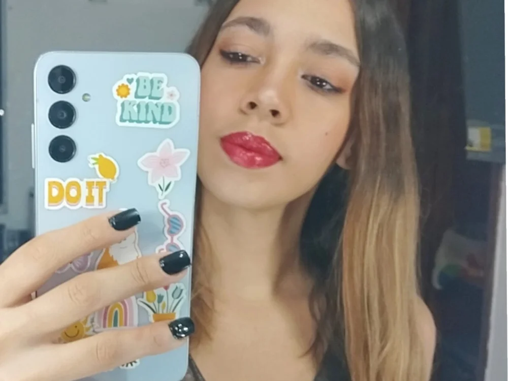 Briana_Blake offline chatrum