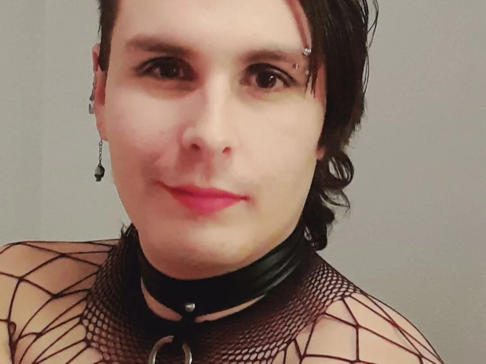 TrapCutie's Offline Chat Room