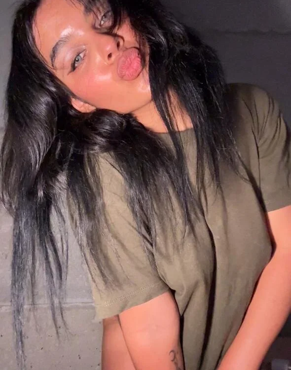 vellarhode Adlı Modelin Çevrimdışı XXX Sohbeti