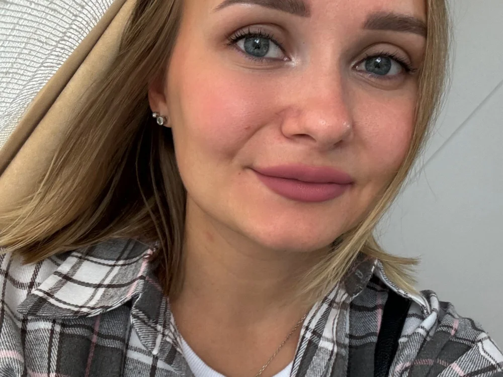 Ms_pinki's Offline Chat Room