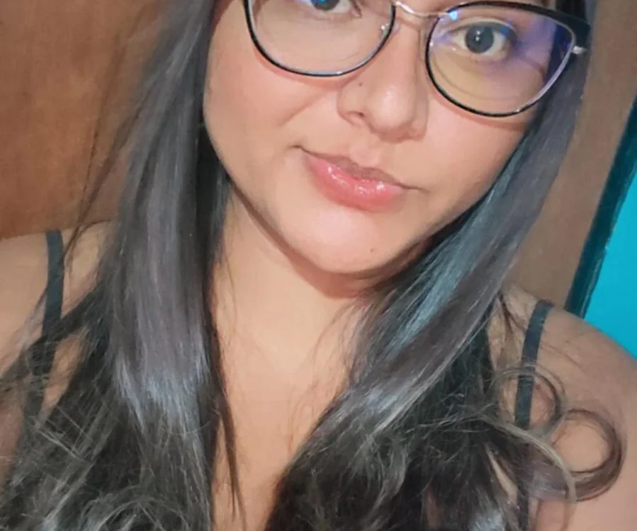 ExtremeGirlHot's Offline Chat Room