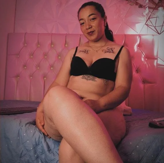 ginebraass' Live XXX Chat