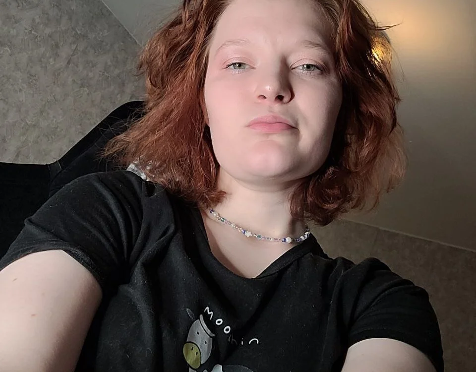 _RedWitch_'s Offline Chat Room