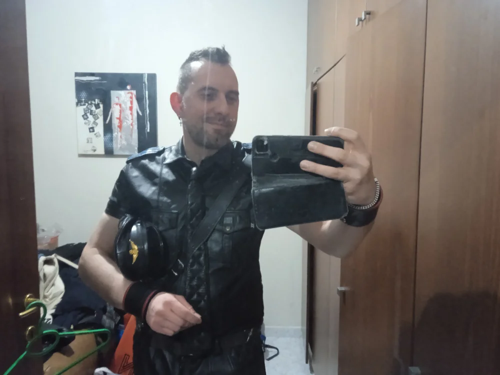 Chat XXX offline de Leatherman82