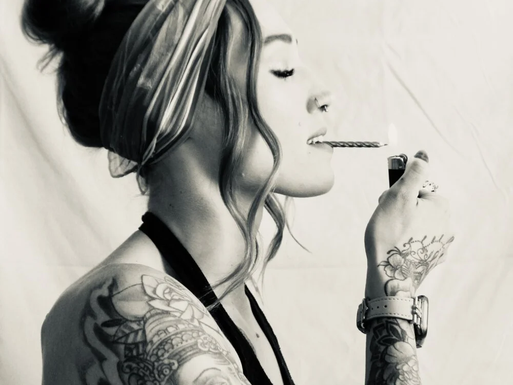 ThornsandHoney's Offline XXX Chat